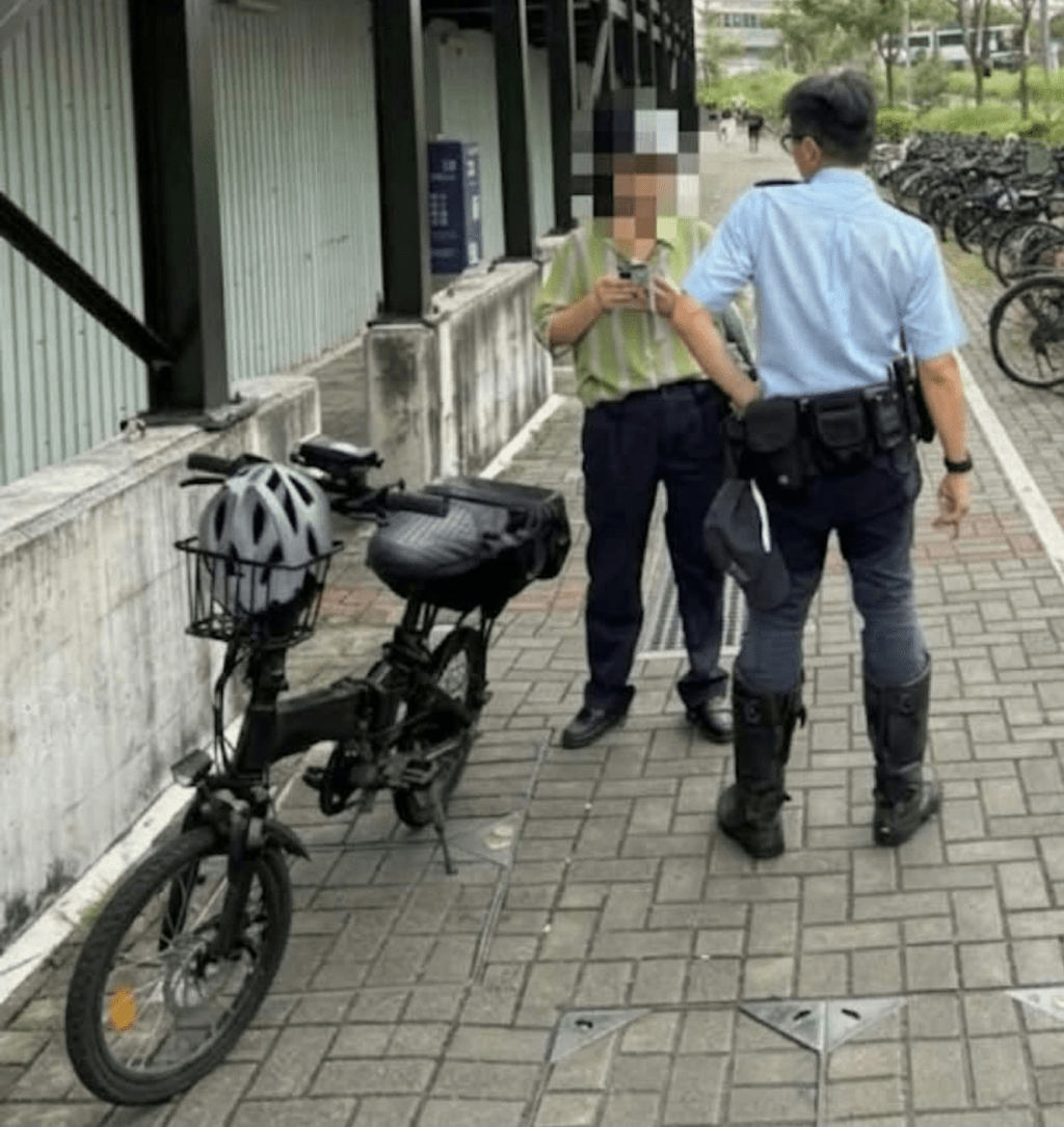 屯門多人駕電動車電動單車被捕 警方呼籲「送餐唔好搵命博」。FB@「屯門警區 心繫屯門」 屯門多人駕電動車電動單車被捕 警方呼籲「送餐唔好搵命博」。FB@「屯門警區 心繫屯門」