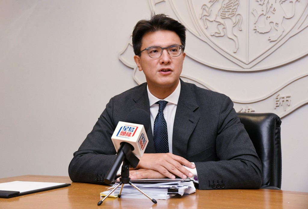 針對《同性伴侶關係登記條例草案》內容,大律師公會主席毛樂禮指公會不作評價。何君健攝 針對《同性伴侶關係登記條例草案》內容,大律師公會主席毛樂禮指公會不作評價。何君健攝