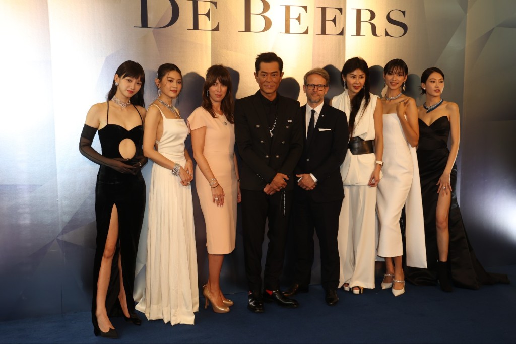 古天樂、周秀娜、袁灃林、廖子妤和王丹妮今日到尖沙咀出席珠寶品牌旗艦店開幕活動。