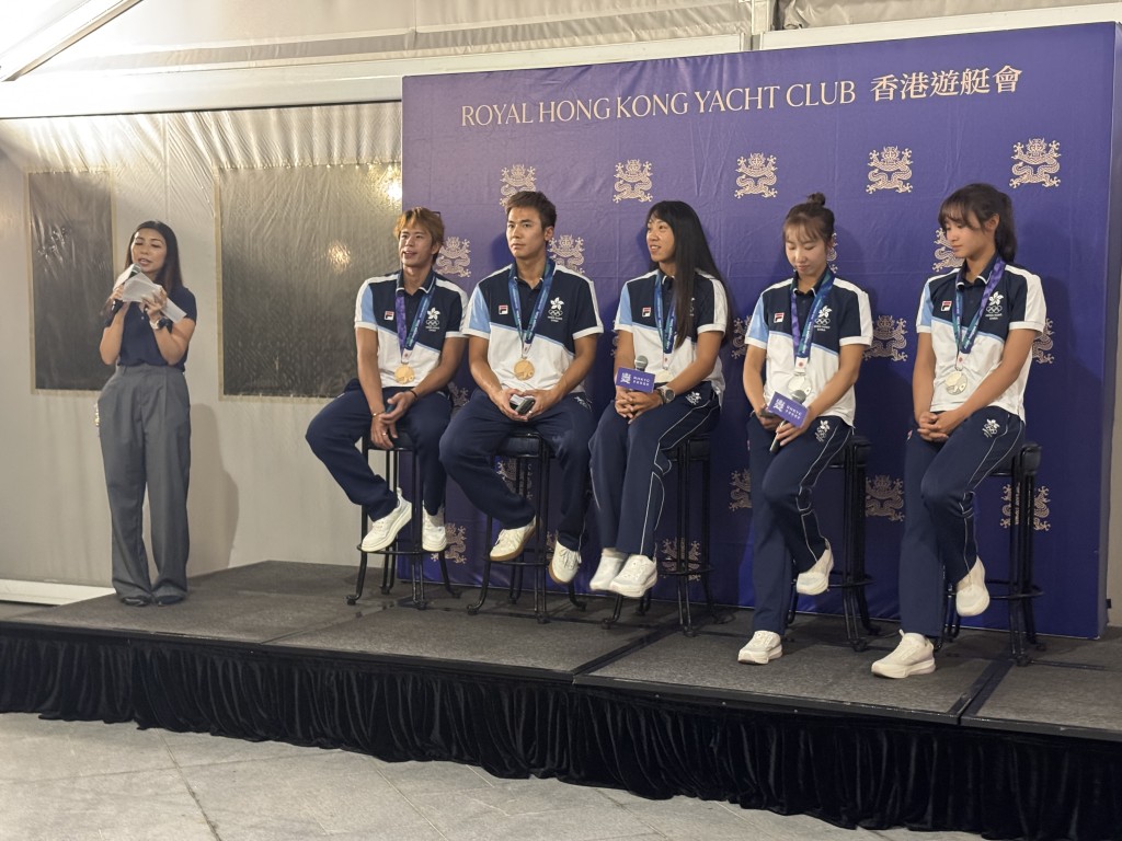 右至左：张菀珊、梁颖桉、洪咏甄、林新栋、陈廸麟。杨功煜摄