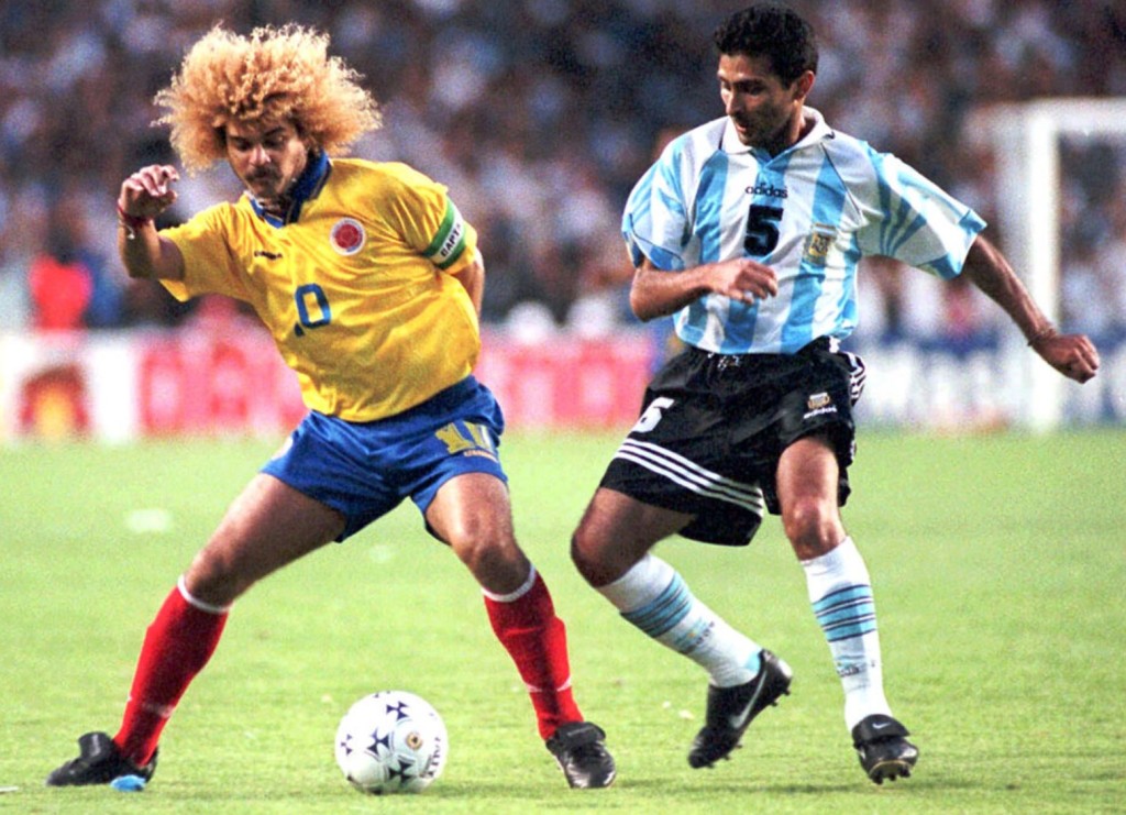 華達拉馬(左)是哥倫比亞一代足球Icon。網上圖片
