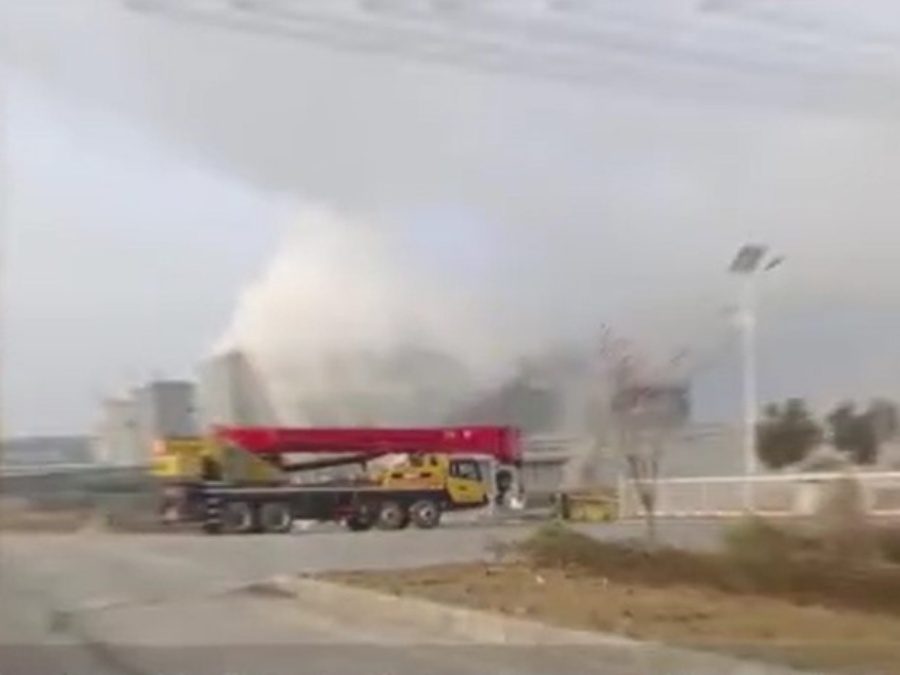 传安徽化工厂泄漏毒气。 