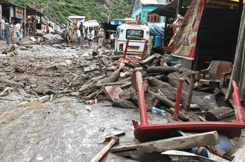 印控喀什米爾的基什特瓦爾地區因連場暴雨，週四發生毀滅性山洪，造成至少44人罹難，167人受傷，更有超過220人下落不明。法新社