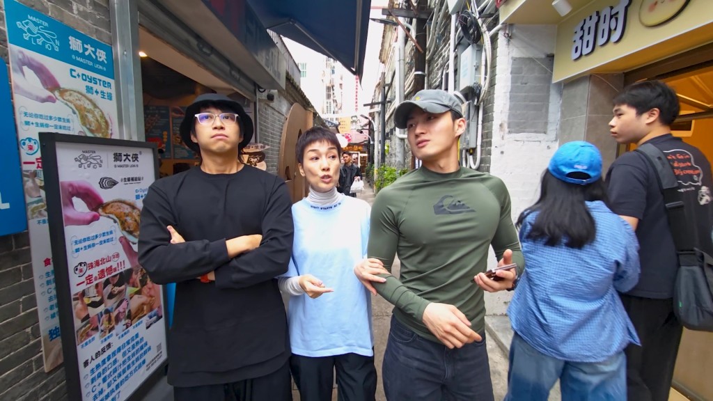 周嘉洛在《試真D》挑戰評價兩極的食店。 周嘉洛在《試真D》挑戰評價兩極的食店。