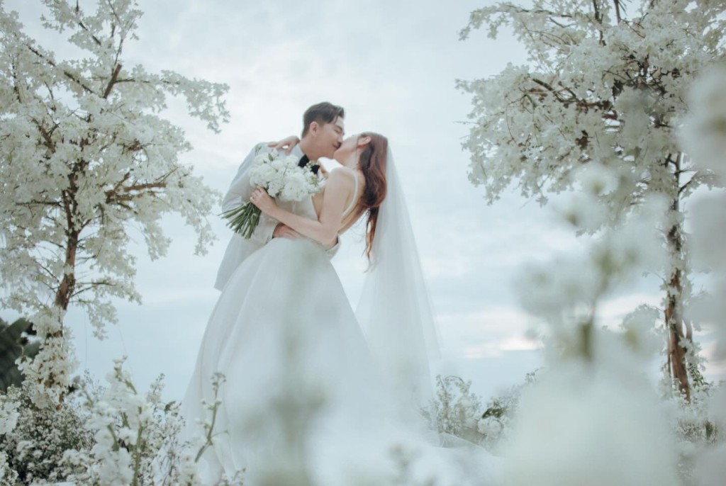 馬國明與湯洛雯在蘇梅島舉行婚禮。
