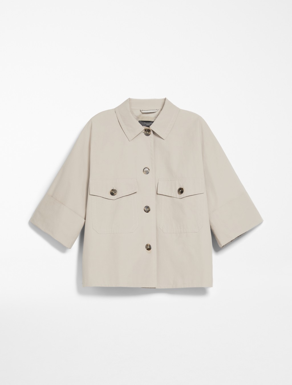 卡其色短身鈕扣上衣/$4,080/Weekend Max Mara。