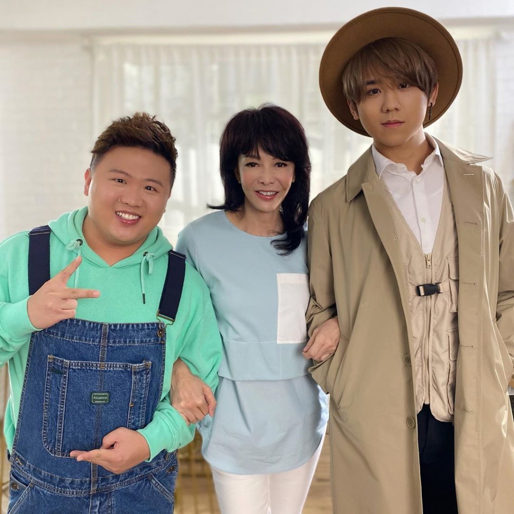 二人早前仲同鄭裕玲（Do姐）一齊賣消毒液。