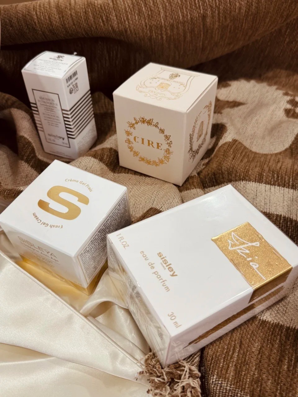 網傳何猷君與奚夢瑤婚禮的回禮價值四位數。