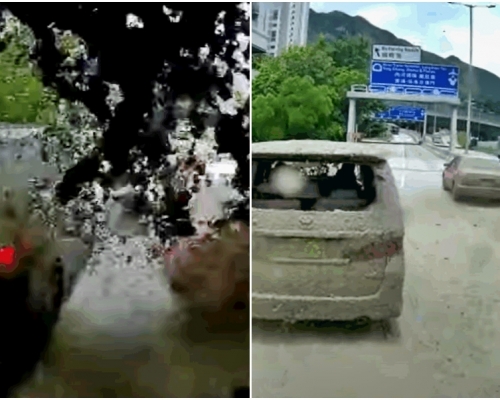 泥頭車及時煞停,但車斗內的泥石卻「收掣不及」衝向前方兩車。影片截圖