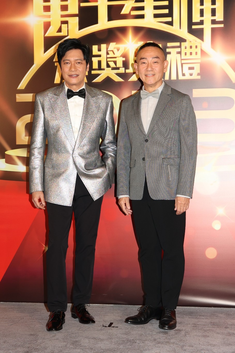 罗嘉良今年1月，返TVB与林保怡还颁奖。