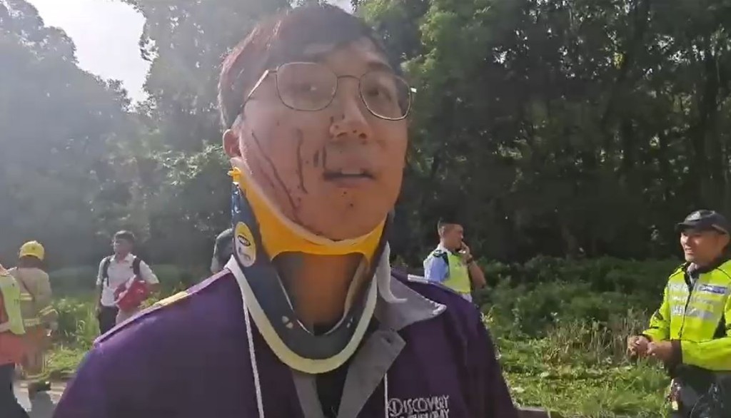 受伤巴士车长刘先生指校巴逆线行驶肇祸。