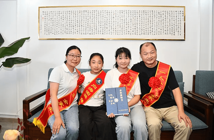 楊競悅是海軍潛艇學院首位江蘇女學員。 楊競悅是海軍潛艇學院首位江蘇女學員。