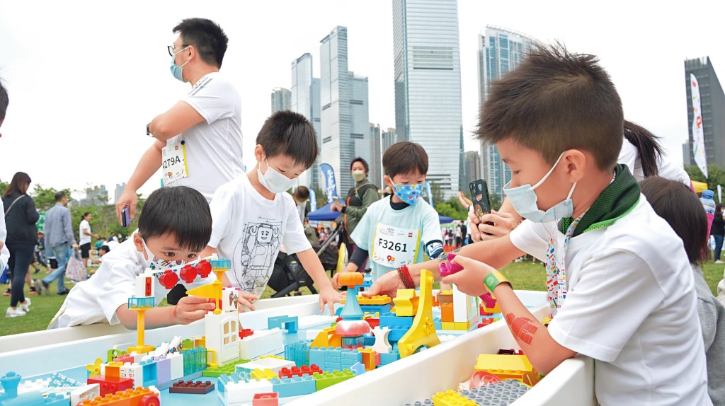 會場內有不小關卡供小朋友拼砌樂高，揮灑創意。