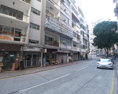 西半山三舊樓項目放售逾80%業權。(圖為列堤頓道31至37號)