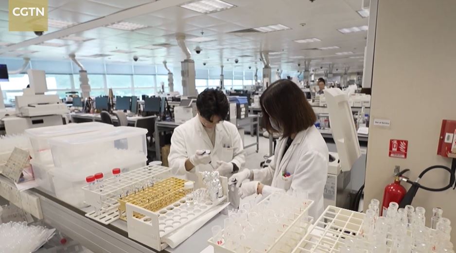 馬會重視賽事誠信，擁有世界級化驗所，提供高水平檢測服務。訪問短片截圖