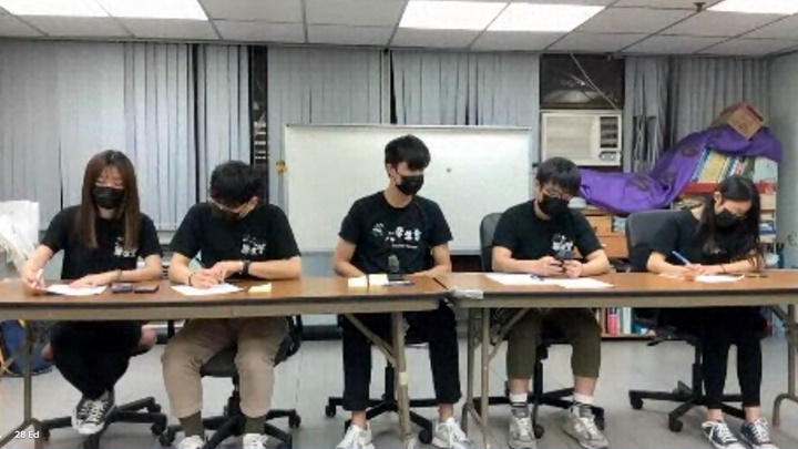 教大學生會指校方不再承認地位決定無理。