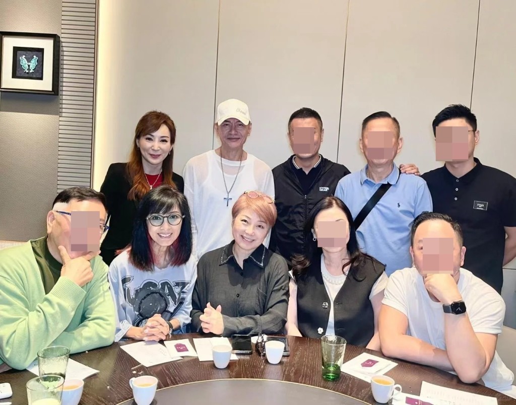 江華、麥潔文、米雪和羅霖最近一起進餐同框合照,江華被指再度暴瘦狀態令人擔心。 江華、麥潔文、米雪和羅霖最近一起進餐同框合照,江華被指再度暴瘦狀態令人擔心。
