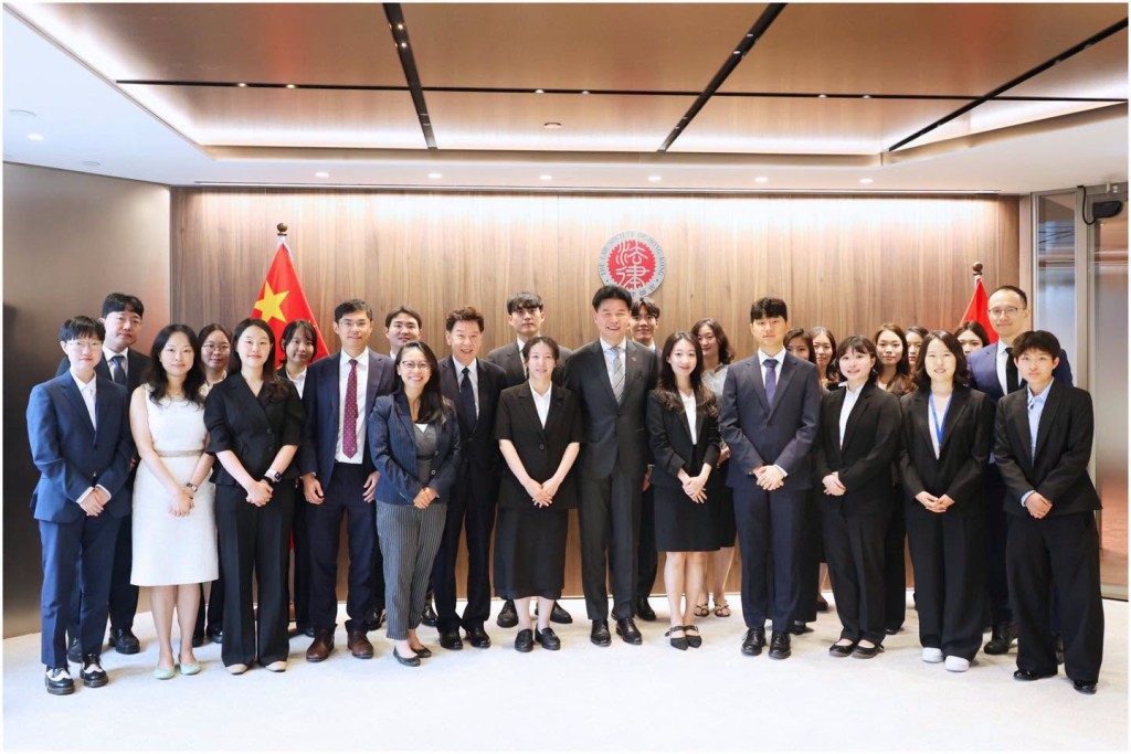 午餐迎新簡報會,香港律師會fb。 午餐迎新簡報會,香港律師會fb。