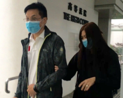 黃暐郗(左)索償700萬。方嘉欣攝