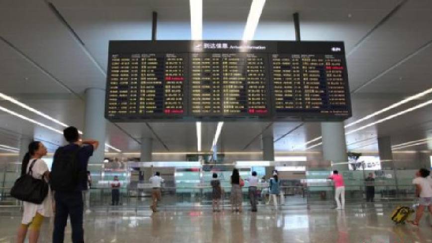受颱風巴威影響，內地機場今擬取消約100架次航班。 中新社資料圖