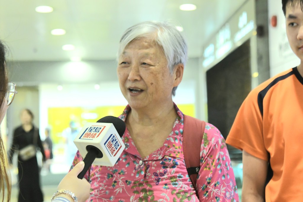 市民伍女士表示,自己向來支持留港消費。何健勇攝 市民伍女士表示,自己向來支持留港消費。何健勇攝