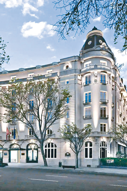●有超過一百一十年歷史的酒店，採用瑰麗的Belle Epoque風格構建。