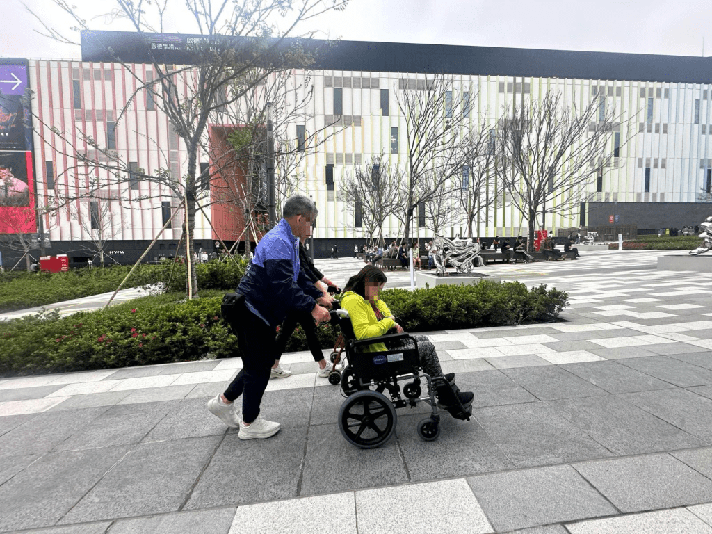 啟德體育園致力為觀眾提供安全、舒適及愉快的觀賞體驗。啟德體育園