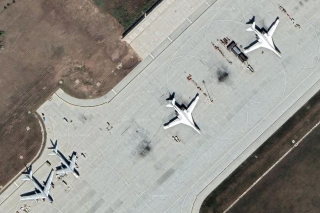 恩格斯空軍基地的衛星畫面。