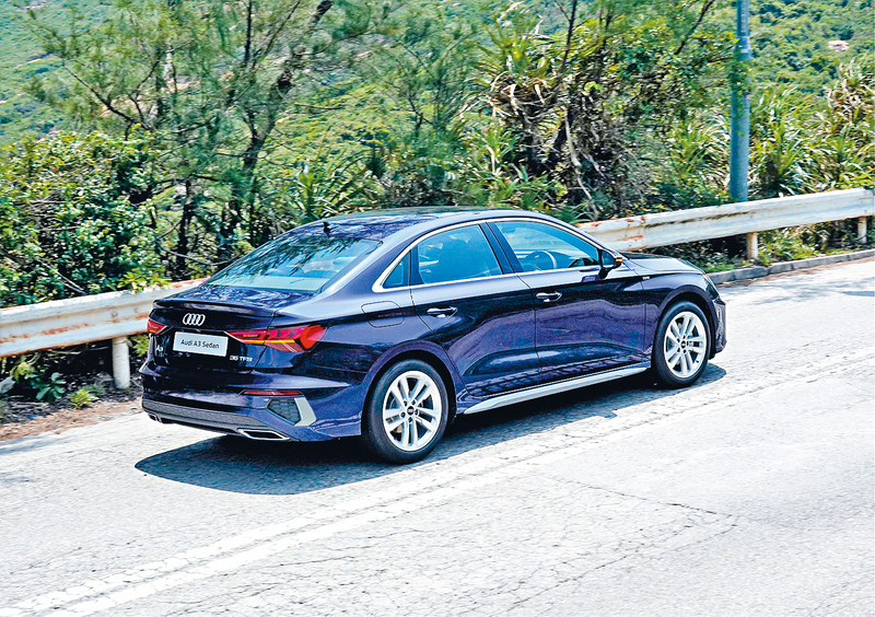 ●標準搭載跑車化懸掛,在迂迴山路馳騁,操控明顯比上代扎實穩定。