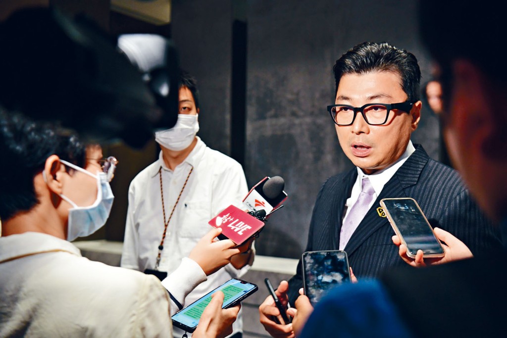 出席大會的順豐控股董事長王衛獲深圳市政府表彰。
　　