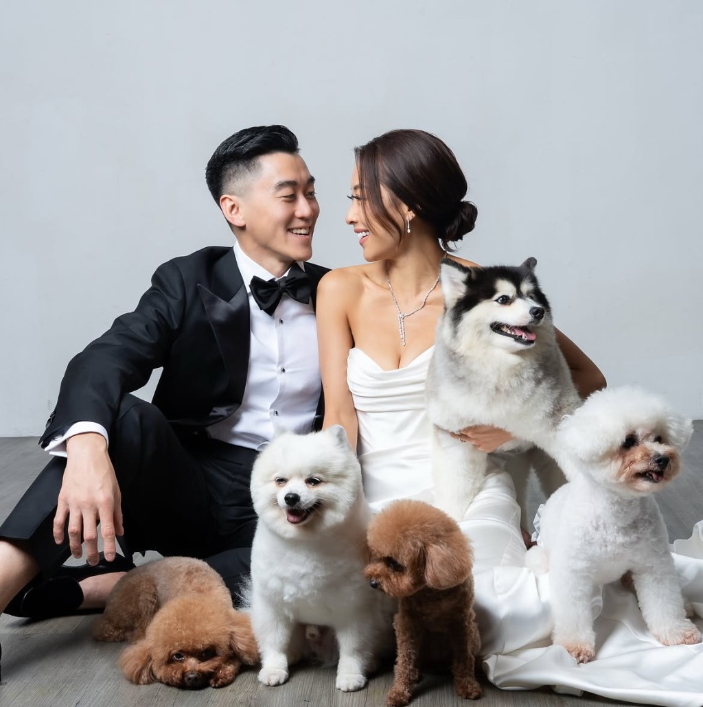 龐卓欣前日(24日)再晒出與愛犬影婚紗照。 龐卓欣前日(24日)再晒出與愛犬影婚紗照。