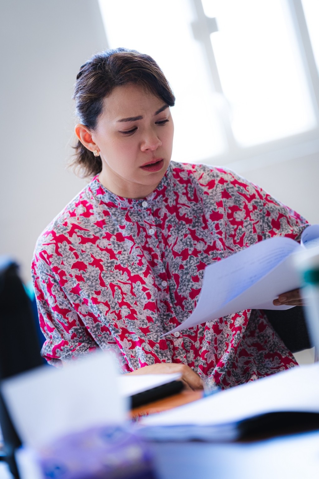 張繼聰、韋羅莎飾演夫妻,嗌交時不停打斷對方。 張繼聰、韋羅莎飾演夫妻,嗌交時不停打斷對方。