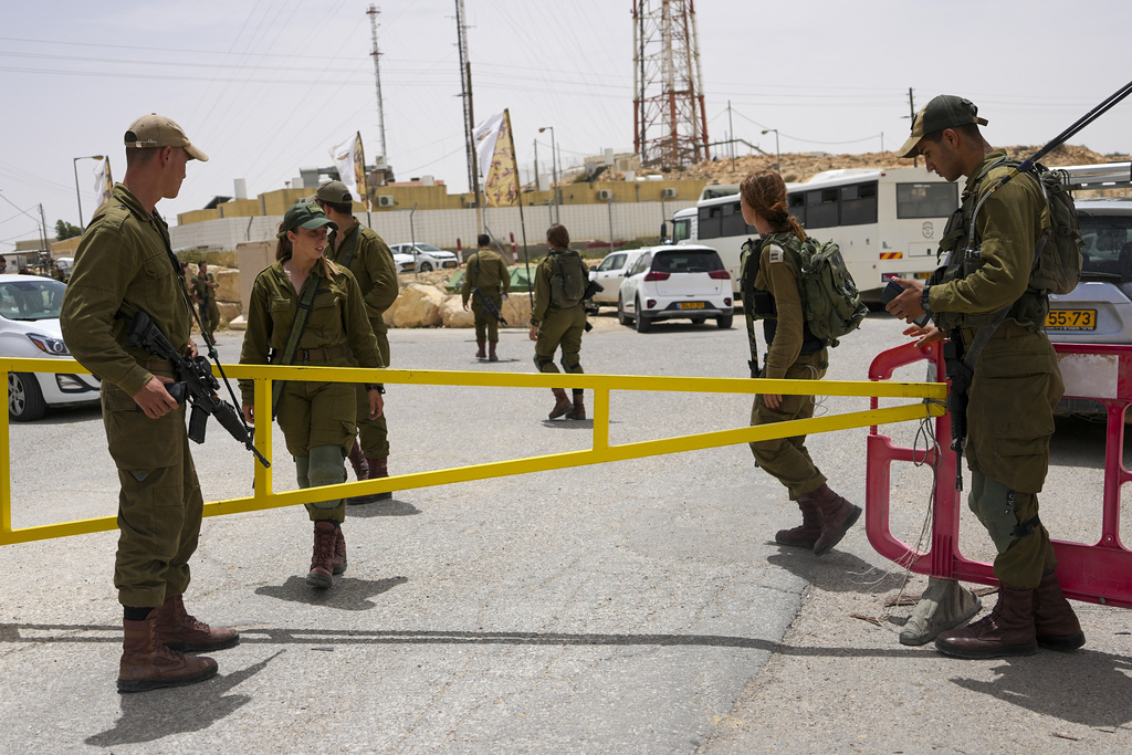 以色列埃及邊境爆槍擊，造成4人死亡。美聯社