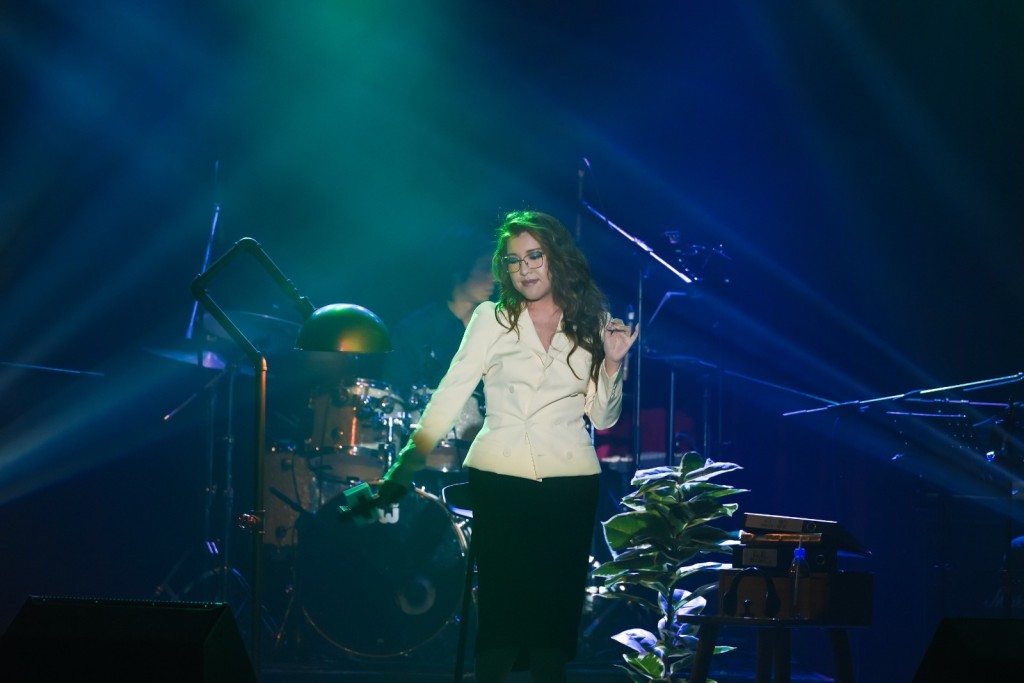 活动特意选址九龙湾国际展贸中心Music Zone举行，意指Serrini与乐迷一起回到她的首个个人演唱会（《Serrini便服日》）的场地，找回初心继续勇敢前行。