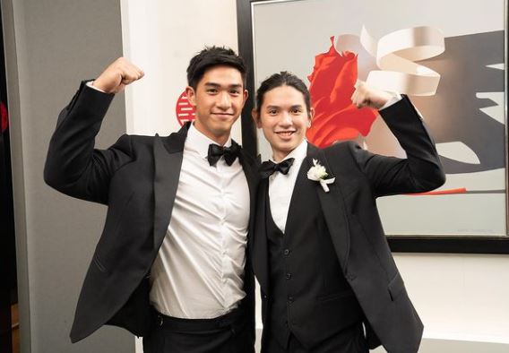 胡智同（左）跟哥哥胡智略兄弟情深。