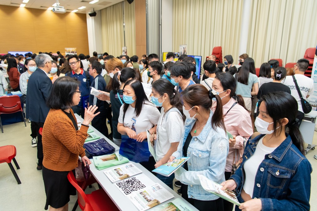 浸大本周五辦「JUPAS諮詢日」網上環節，介紹最新課程資訊及入學要求等。