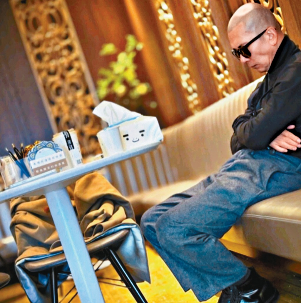 「酷龍」隊友姜元來公開日前大S追思會上，具俊曄在休息室默默落淚念愛妻的模樣。