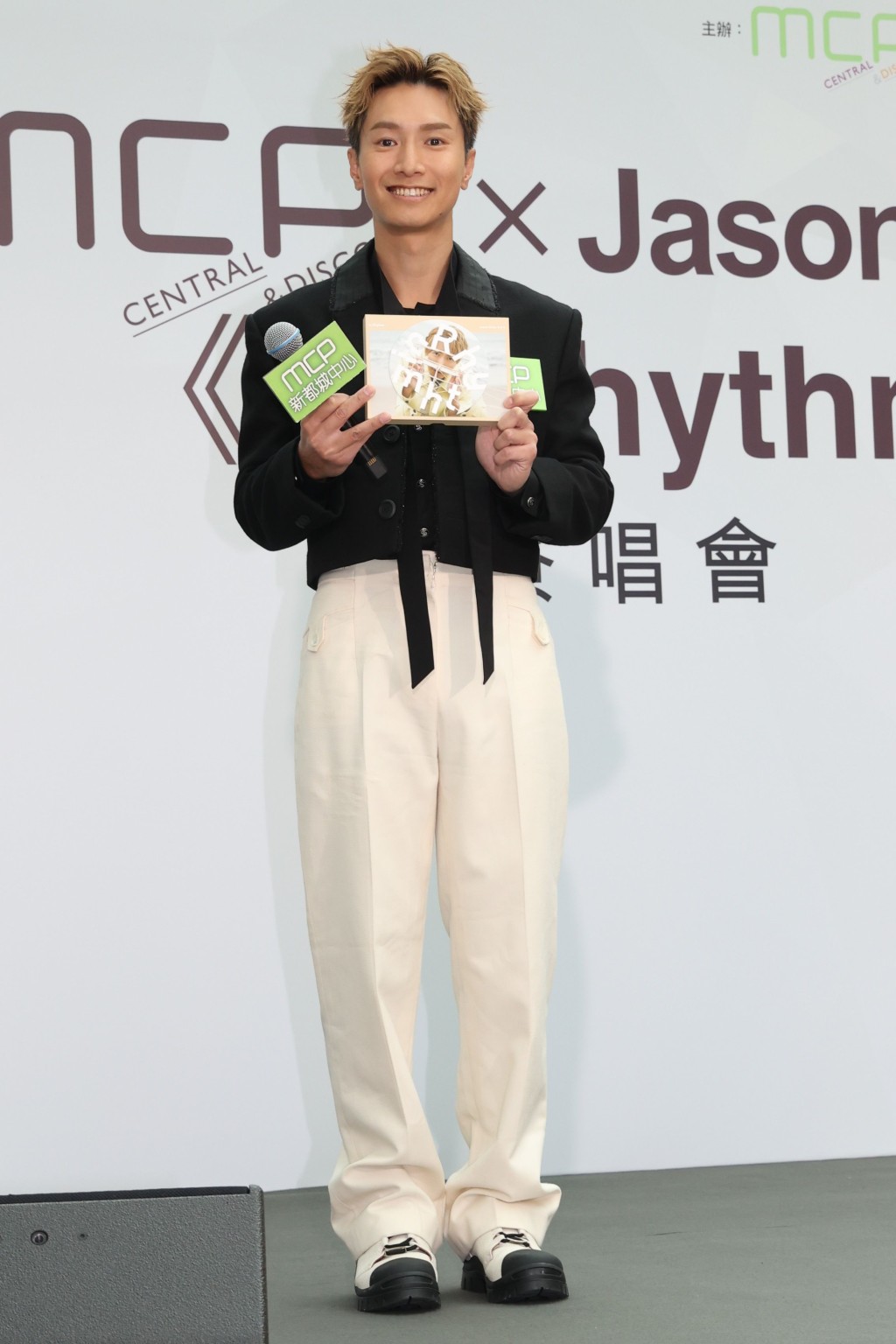 陳柏宇為新唱片舉行簽唱會。
