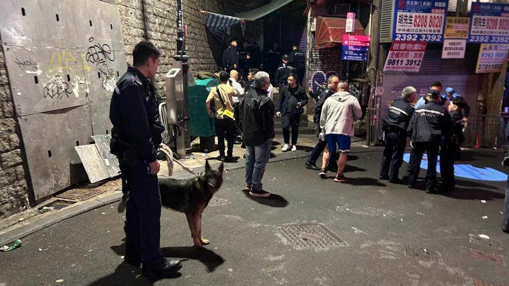 警員調查事件。蔡楚輝攝