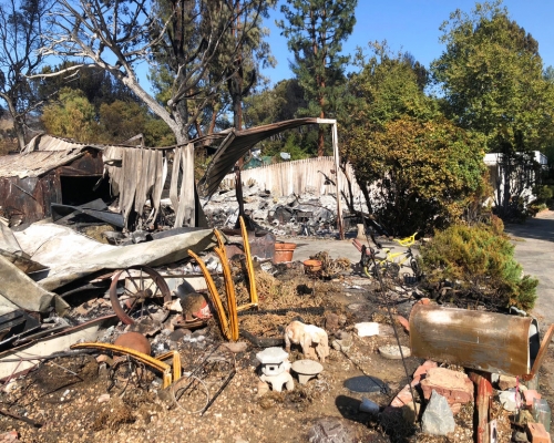 加州山火導致大批房屋損毀。AP