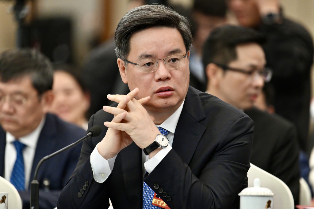 覃偉中表示，當局將更大力度深化與港澳的緊密務實合作，高水平建設前海、河套等重大合作平台。