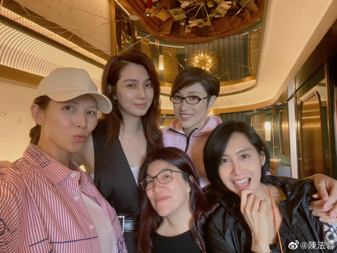 蔡少芬、洪欣、陳法蓉、若蘭與朱茵。