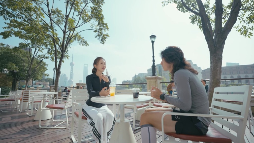 何沛珈約長髮型男上海跑步,之後飲嘢吹水。 何沛珈約長髮型男上海跑步,之後飲嘢吹水。