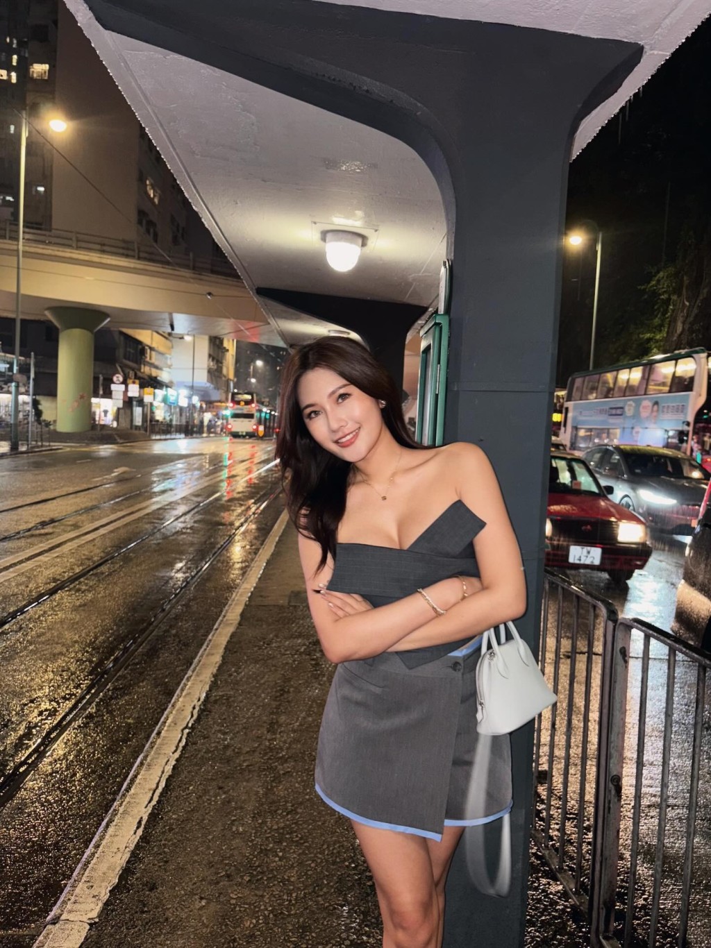 梁懿婷於香港出生。 梁懿婷於香港出生。