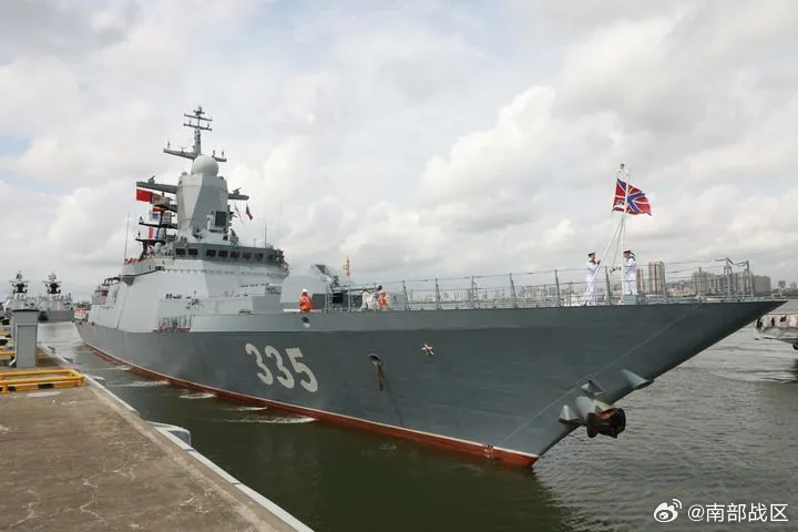 參加聯合演習的軍艦。