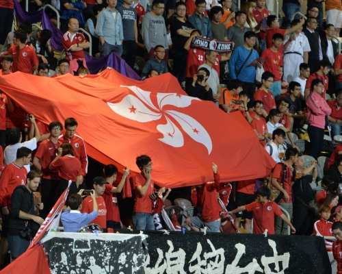 开赛前夕播国歌时段再有部份球迷发出嘘声。