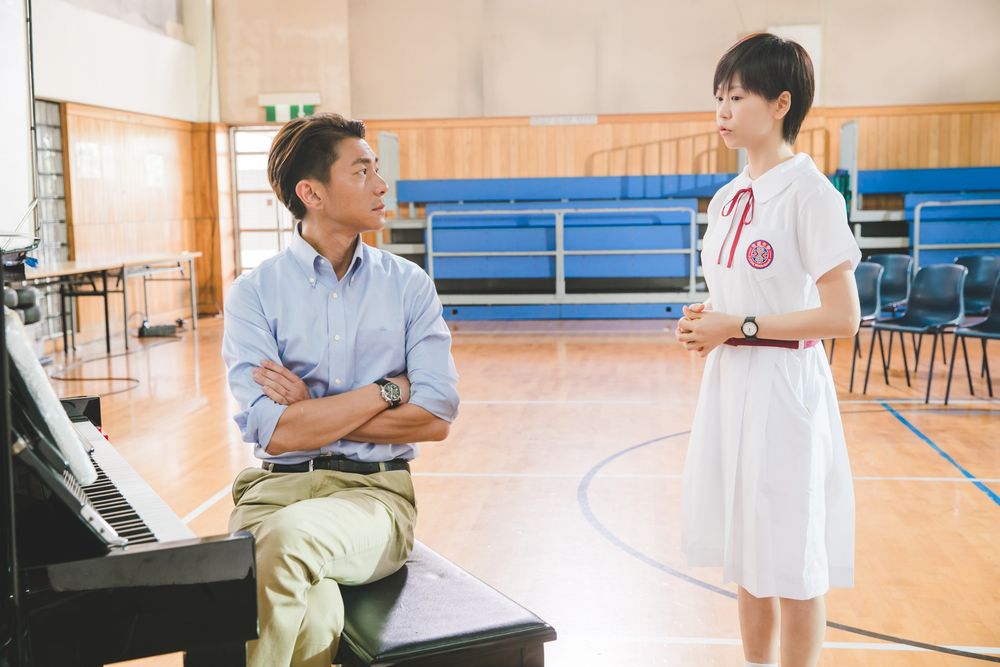 在《熱唱吧》與陳慧敏合作,周國賢稱一拍即合,猶如老友重逢。