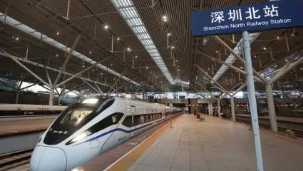 受颱風格美影響，深圳部分列車停運延誤。
