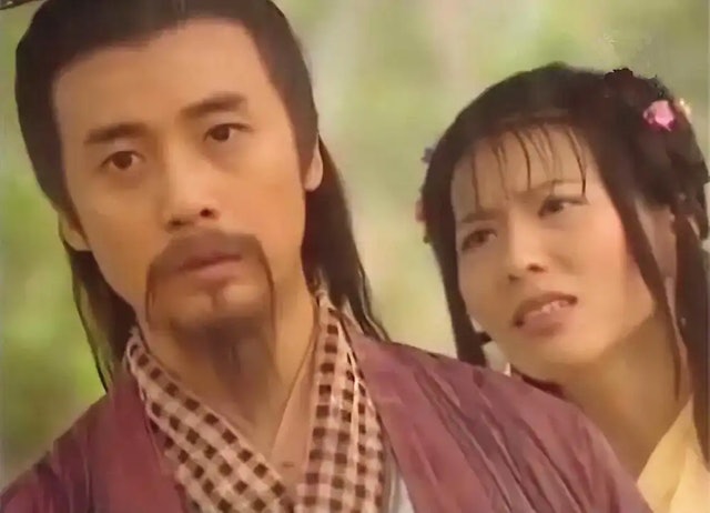 莫家尧在2001年版本的《倚天屠龙记》中，饰演「殷梨亭」而为人认识。