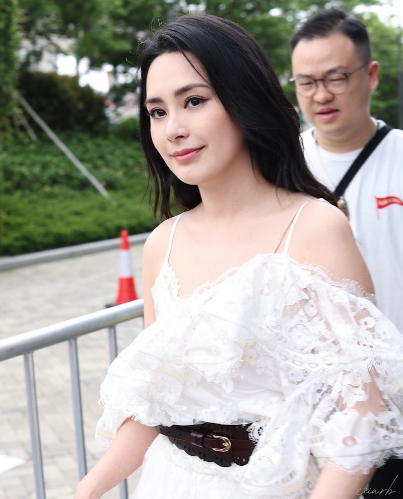 日前阿嬌久違現身香港,出席母校九龍真光中學的運動會支持師妹。 日前阿嬌久違現身香港,出席母校九龍真光中學的運動會支持師妹。